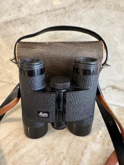 Leitz Wetzlar Trinovid 8 x 32 binoculars, original Leitz case.See Description