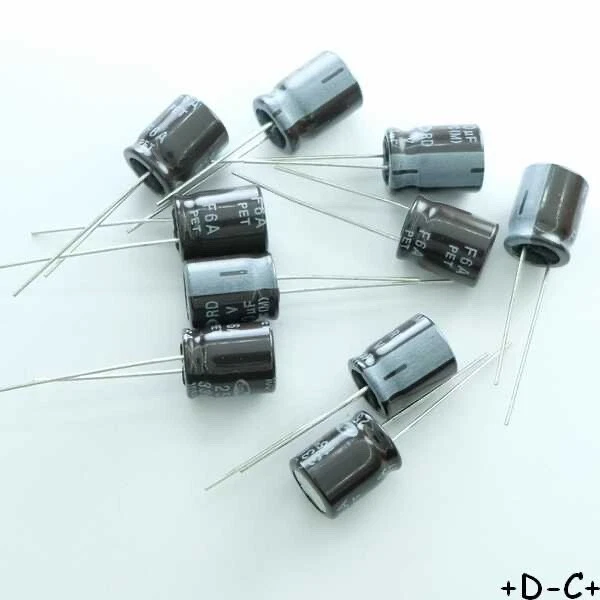 10 Condensateurs électrolytiques 22µF 50V 105°C - Aluminium Polarisé - Neufs En Emballage