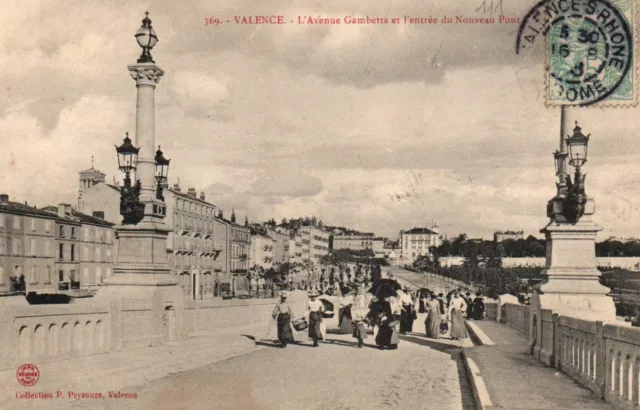 CPA 26 - VALENCE (Drôme) - 369. L'Avenue Gambetta et l'Entrée du Nouveau Pont