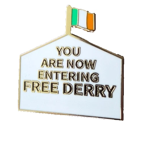 People's Gallery - Bloody Sunday Mural Near Free Derry Corner In Irish Republican Area Of Bogside Derry Londonderry Northern Ireland Image564118375 - Foto 5