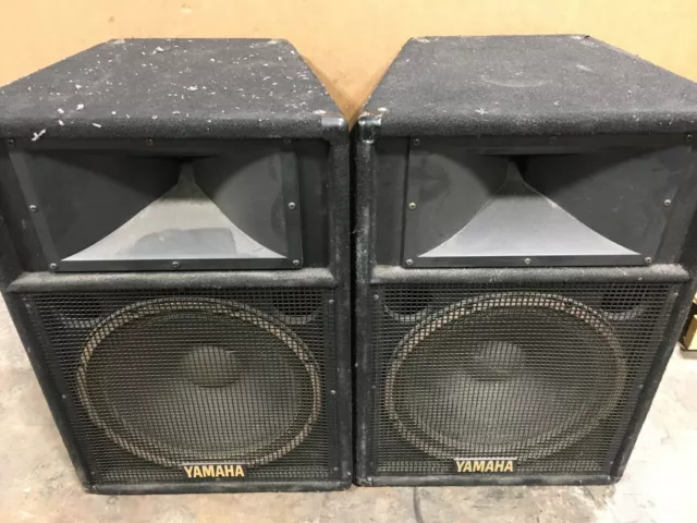 PAIR OF Yamaha S115IV Club Series 500-1000W 15-Inch 2-Way Passive Speakers