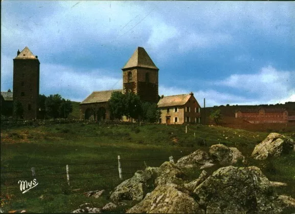 CPA couleur Aubrac Eglise Romane  ( 12 )