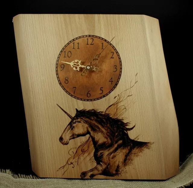 pyrogravure cheval sur bois