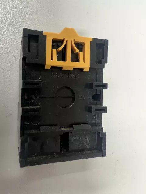 Omron P2CF-11 Connection Socket 3038 3