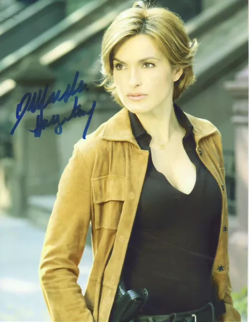 Mariska Hargitay Autograph Signed Pp Photo Poster