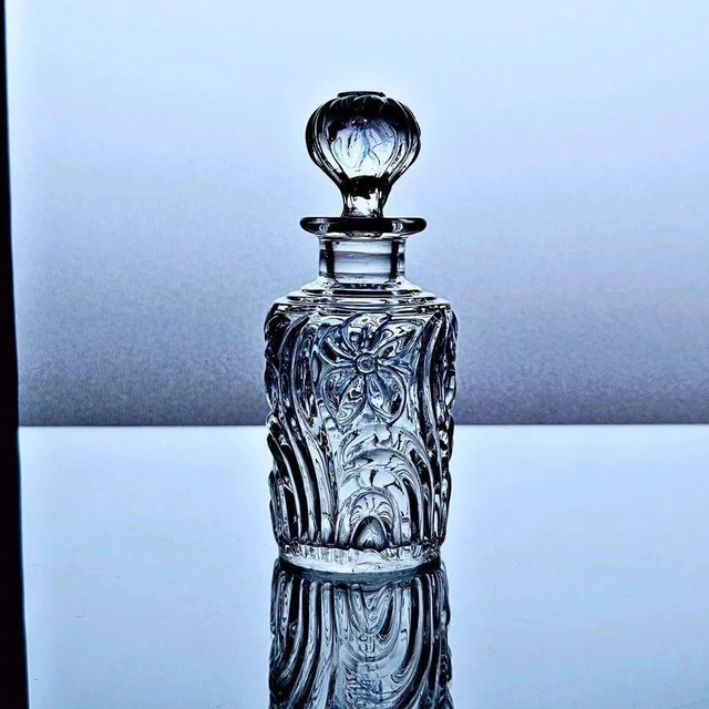 ANCIENNE CARAFE A LIQUEUR EN CRISTAL SAINT LOUIS TAILLE BLEUE