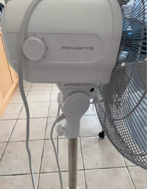 ROWENTA VU4410F0 Ventilateur sur pied 3