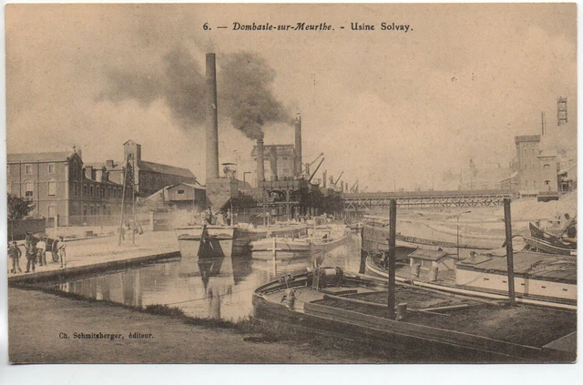 DOMBASLE SUR MEURTHE - Meurthe & Moselle - CPA 54 - péniches à l'usine Solvay
