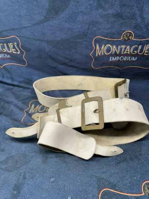 WHITE BUFF LEATHER CROSS BELTS WITH BRASS BUCKLE BRITISH MILITARY ISSUE Pair