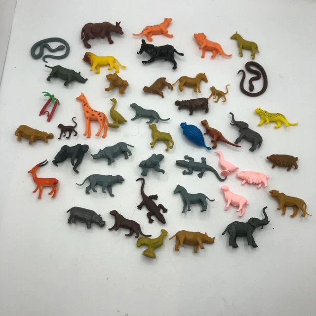 40 VINTAGE SMALL Hard Plastic Jungle Farm Dinosaur Zoo Animals Play