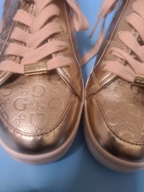 New Lds Guess trainers in rose gold with Guess logo size 7