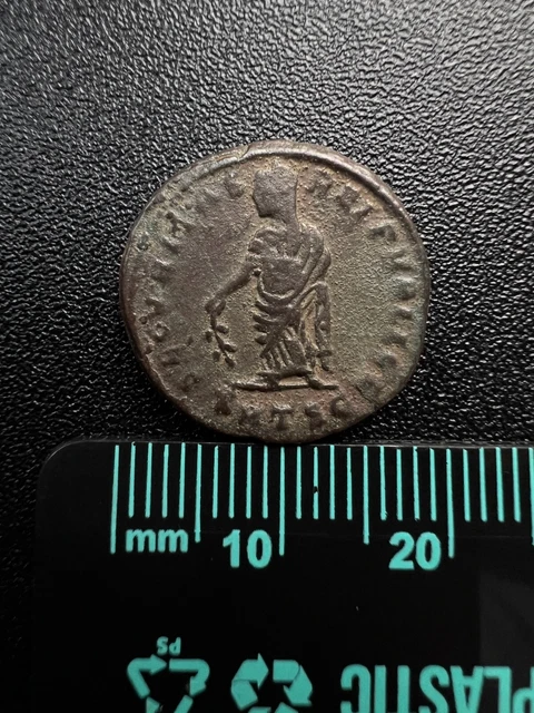 RÖMISCHE BRONZE FOLLIS Helena AE3 Mutter von Konstantin I. um 325330AD
