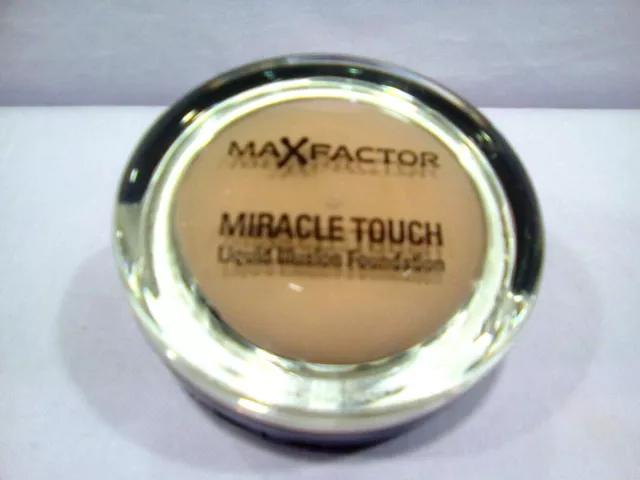 Max Factor Miracle Touch Liquid Illusion Foundation 70 Natural Gr.10