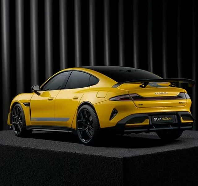 Modèle Réduit 1:24 Xiaomi SU7 Ultra Supercar Diecast Avec Son Et Lumière - Neuf