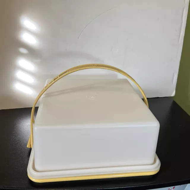 Vintage NEW 1960’s Tupperware Cake Keeper 9x13 Rectangular Covered Cake  Carrier in White Mint Condition, Tupperware 622