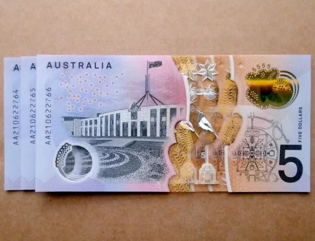 Australia 2021 $5 AA21 Lowe / Kennedy First Prefix UNC Notes x 3 Consecutive