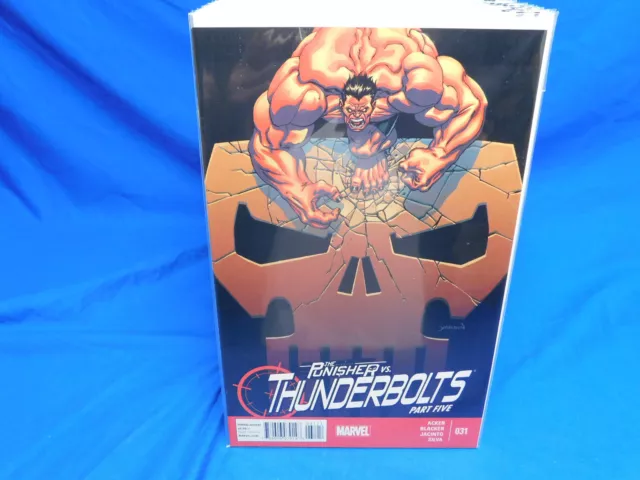 The Punisher Vs Thunderbolts Part Five #31 Marvel Comics VF/NM Red Hulk Deadpool
