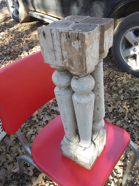 Antique Salvage 4 White Chippy Panted Farm House Wooden Spindles Balusters