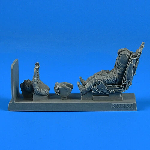Aero Bonus 320159 1/32 Soviet Pilot W/ Ejection Seat Me-21 For Trumpeter