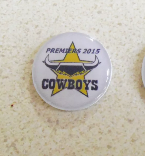 2 only North Qld Cowboys 2015 PREMIERS GOLF BALL MARKERS,A DIVOT TOOL & HAT CLIP 3