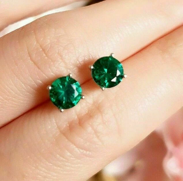5mm Simulated Emerald Solatire Stud Earrings14k White Gold Plated