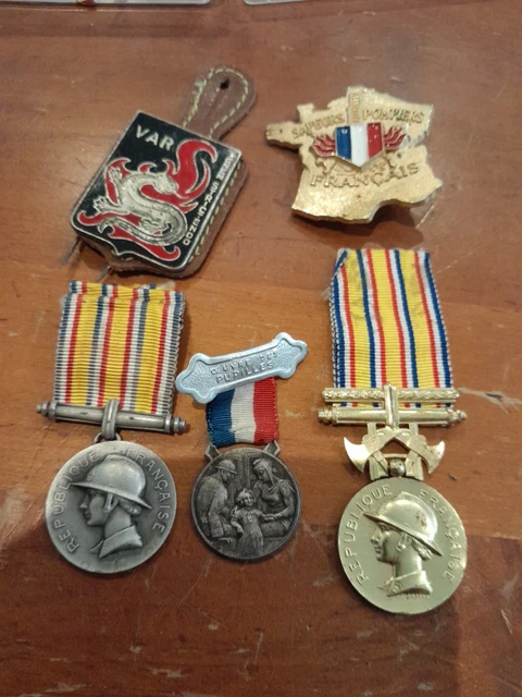 LOT DE 4 MEDAILLES SAPEUR POMPIER, TRAVAIL, FAMILLE FRANCAISE EUR 8,00