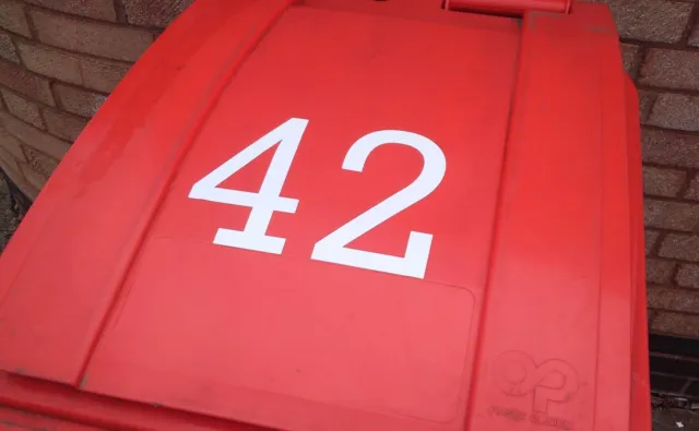 Wheelie Bin Numbers | House Numbers | Vinyl Bin Number Stickers