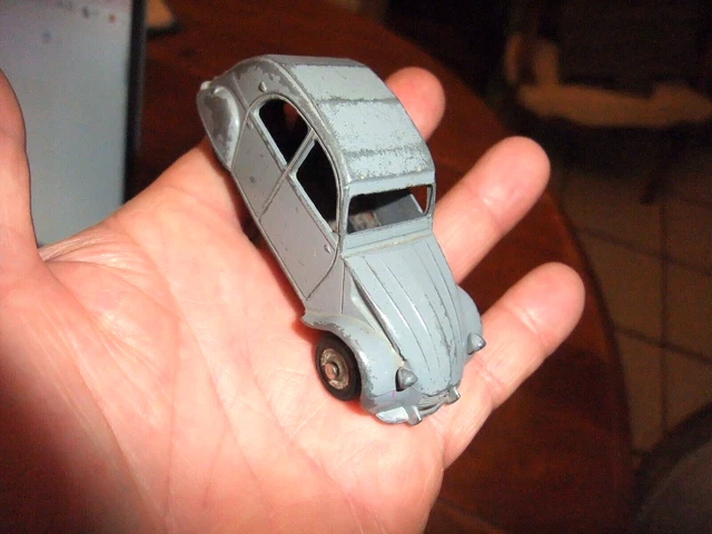 Dinky Toys Citroën 2CV Junior 1955 - Échelle 1:43 - France - Défaut Aile