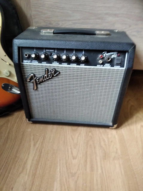 guitare électrique occasion SQUIER BY FENDER BULLET STRAT 5