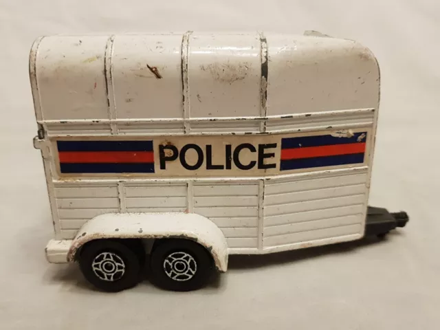 Corgi BEAUFORT DOUBLE HORSE BOX trailer police.