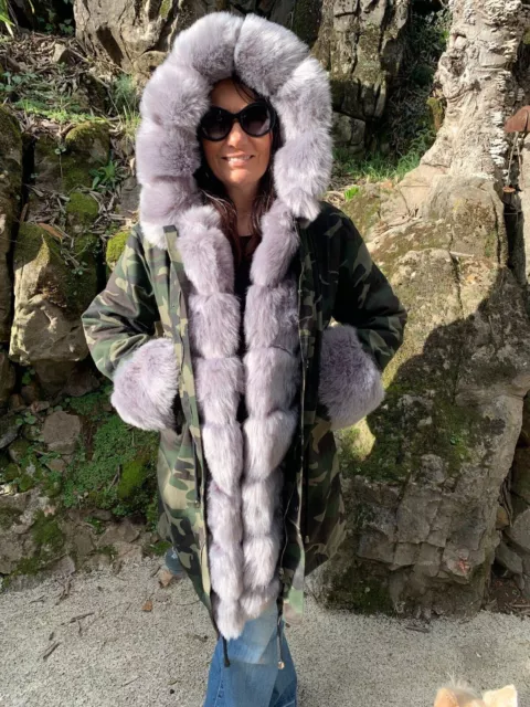 Manteau style camouflage fausse fourrure gris clair femme avec capuche