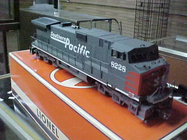 Lionel---# 18228------Southern Pacific Dash-9,, Command And Railsounds