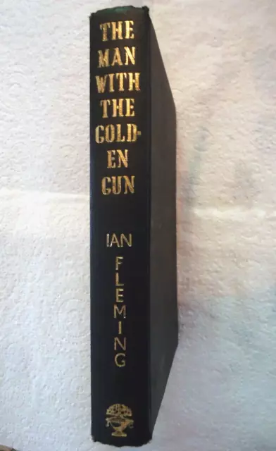 1 st Edition Ian Fleming "the man with the golden gun"