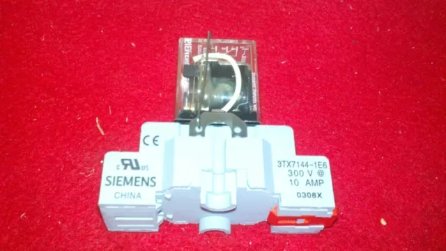 Siemens 3TX7123-5DC03 10 Amp Relay & Siemens 3TX7144-1E6 DIN Mount Socket