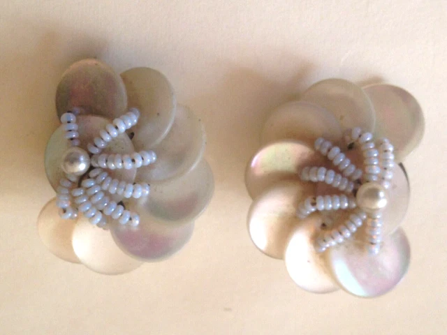 Boucles D'oreilles Anciennes Clip Chandelier En Nacre - Style Vintage - Occasion Rare