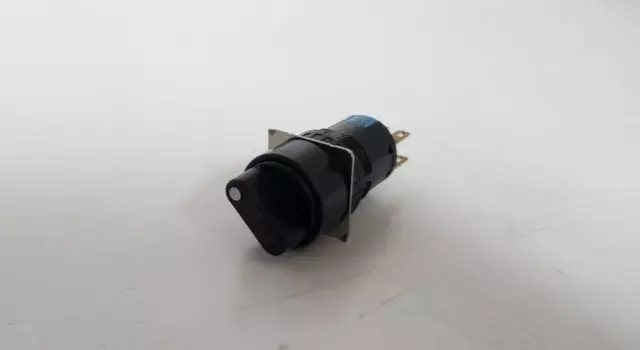 IDEC AS6M-2Y2P Selector Switch