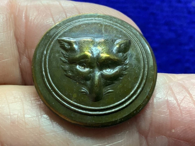 DRAMATIC BROWN LAQUER ON BRASS FOX FACE SPORTING COAT BUTTON 23mm Mid 19th C