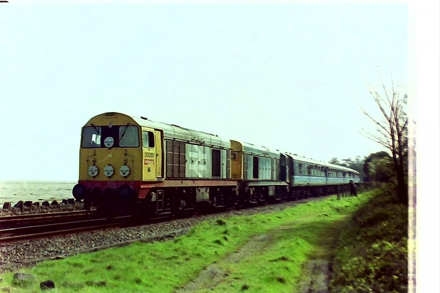 35MM RAILWAY COLOUR Negative Class 20 059 ad 20 164 near Kent's Bank £1 ...