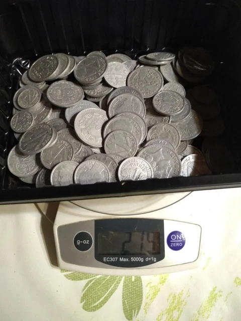 Lot 215 Gr Pieces Alu 50 Cts, 1Franc ,2 Francs ,5 Francs (33) 3