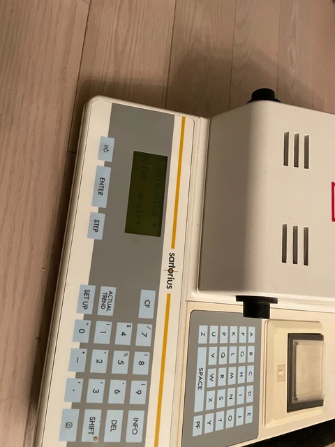 SARTORIUS  INFRARED MOISTURE ANALYZER MA 51 SURV2 scale