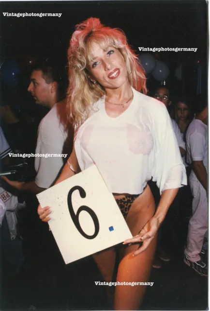 G1039 Foto 90er Jahre Hübsche Frau Halb - Nackt Wild Blond Wet Contest Miss Wahl