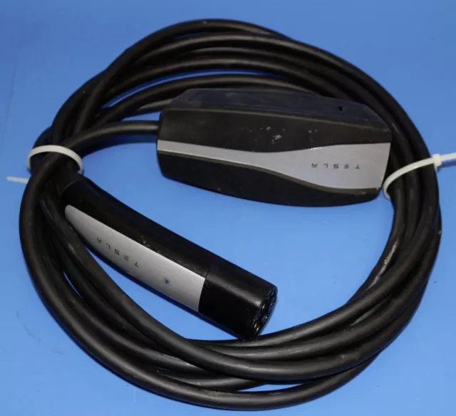*UNTESTED*Tesla Mobile Charging Cable UMC Charger 1101789-00-J
