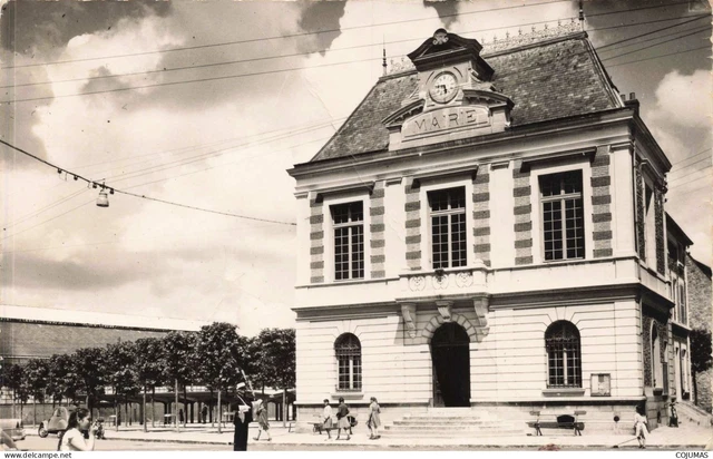 91 - DRAVEIL - S16137 - La Mairie - En l'�tat Plis - CPSM 14x9 cm