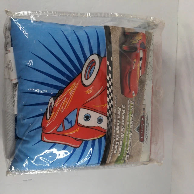 Juego de 3 piezas para niños pequeños Disney Pixar The World of Cars Vallace, almohada con volantes de polvo