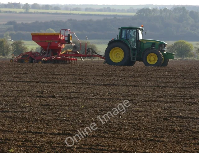 Photo 6x4 Seed Drilling near Melton Ross The drilling machine is a V�ders c2010