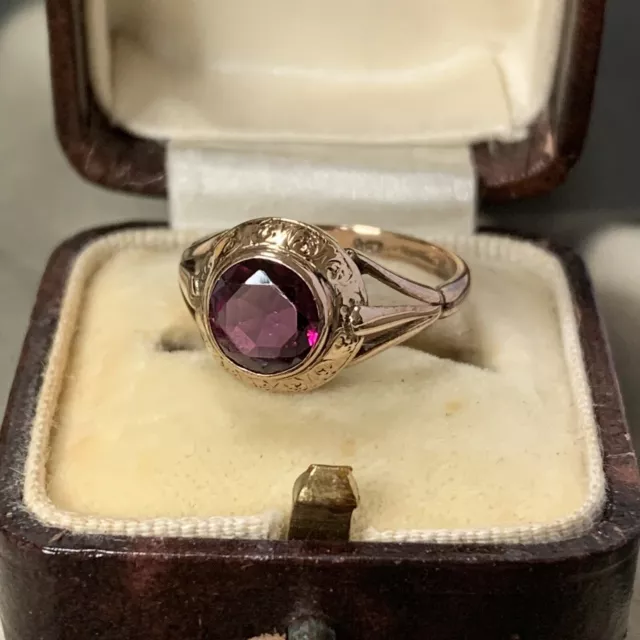 Antique garnet ring size K in 9ct gold Victorian circa late 1800s