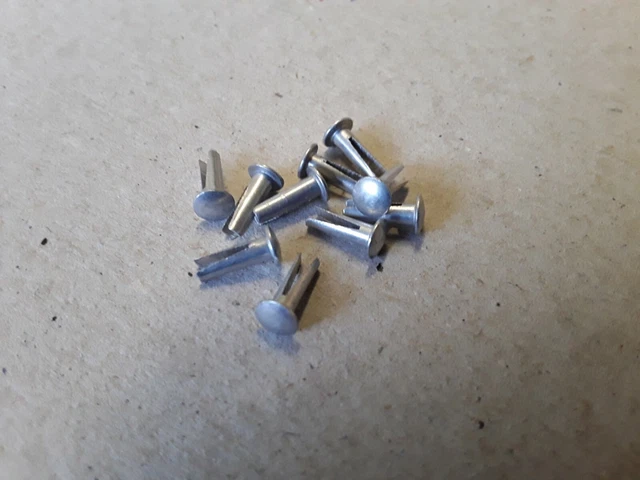 Rivetti in alluminio testa ovale quantità 10 mm (1/8") x10 mm (3/8") gamba divisa biforcata