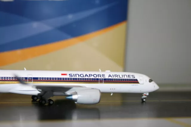 JC Wings 1:400 Singapore Airlines Airbus A350-900 9V-SMA (XX4229) defect 3