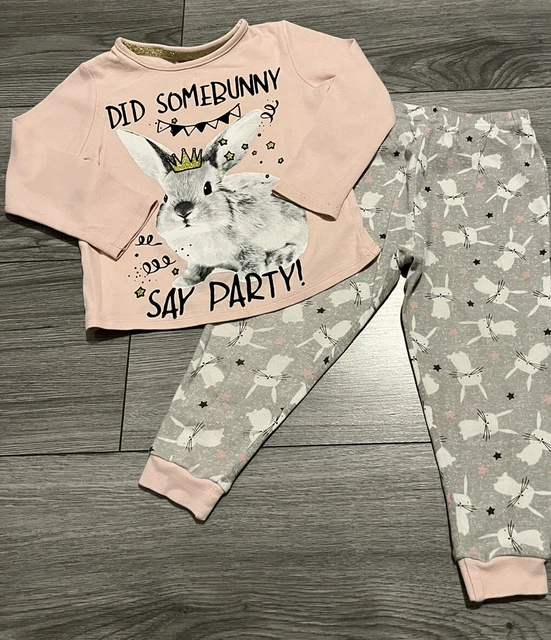 bundle of girls clothes age 2-3 years.             (e58) 3