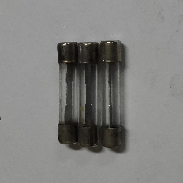 3  FUSIBLE EN VERRE AUTOMOBILE CITROEN PEUGEOT RENAULT 6.2X31 mm 40 amperes